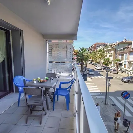 Trilocale Laureati Vista Mare A 50m Dalla Spiaggia Lejlighed