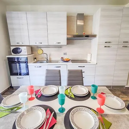 Apartment Trilocale Laureati Vista Mare A 50m Dalla Spiaggia *